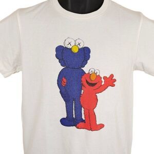 KAWS X Sesame Street T Shirt Mens Size XS White Elmo BFF Uniqlo Streetwear